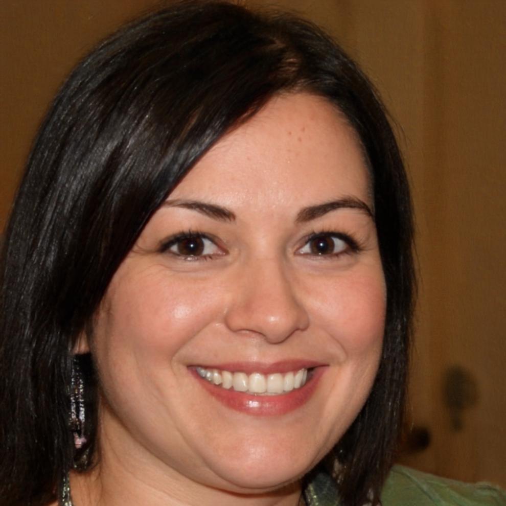 Sarah Mitchell, Investment Analysis Expert